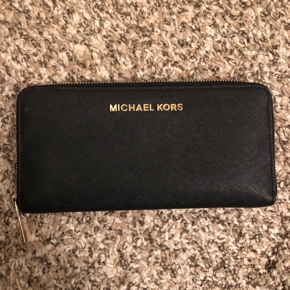 Authentic Deaigner Michael Kors Wallet